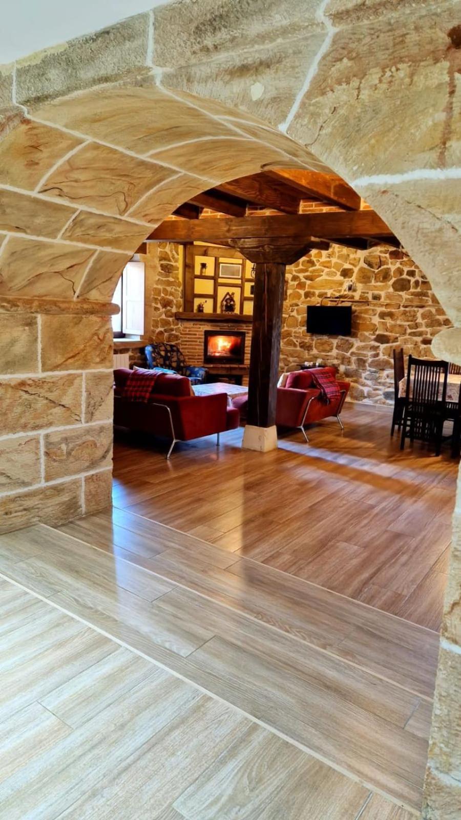 San Miguel de Luena Casa De Pueblo Las Golondrinas De Luena מראה חיצוני תמונה